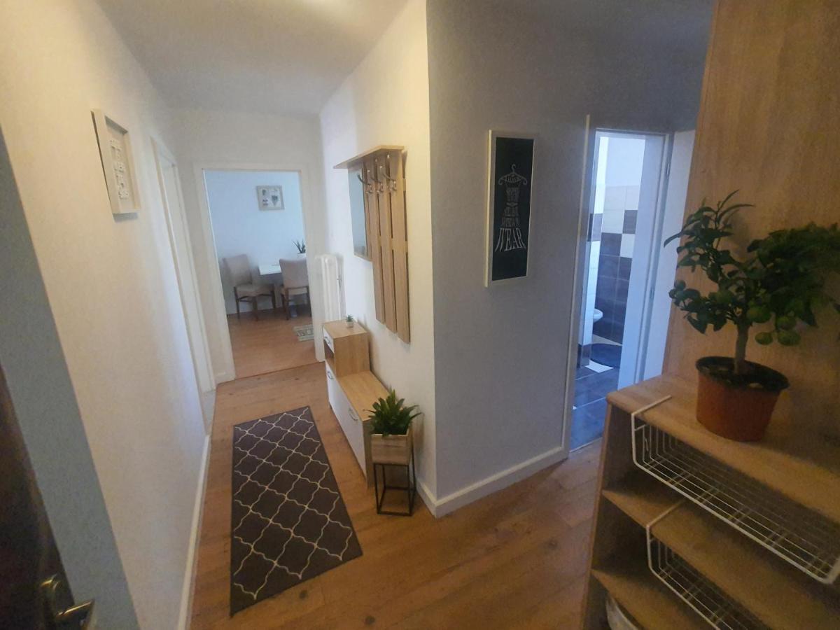 Family Apartment Poprad Bagian luar foto
